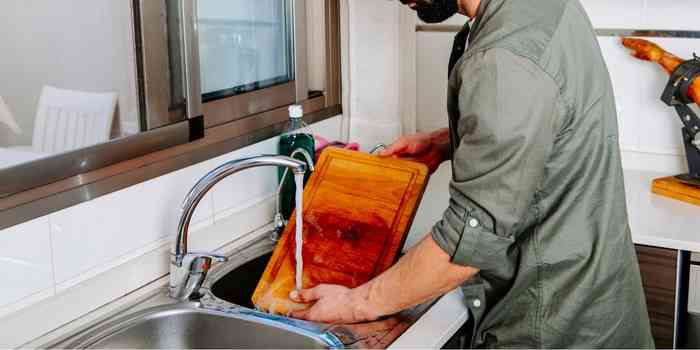How to Remove Mold from a Bamboo Cutting Board
